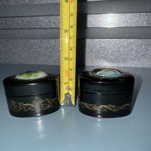 2 VTG Russian Lacquer Boxes - Hand Painted, Signed by Artist, Collectible - Picture 8 of 11